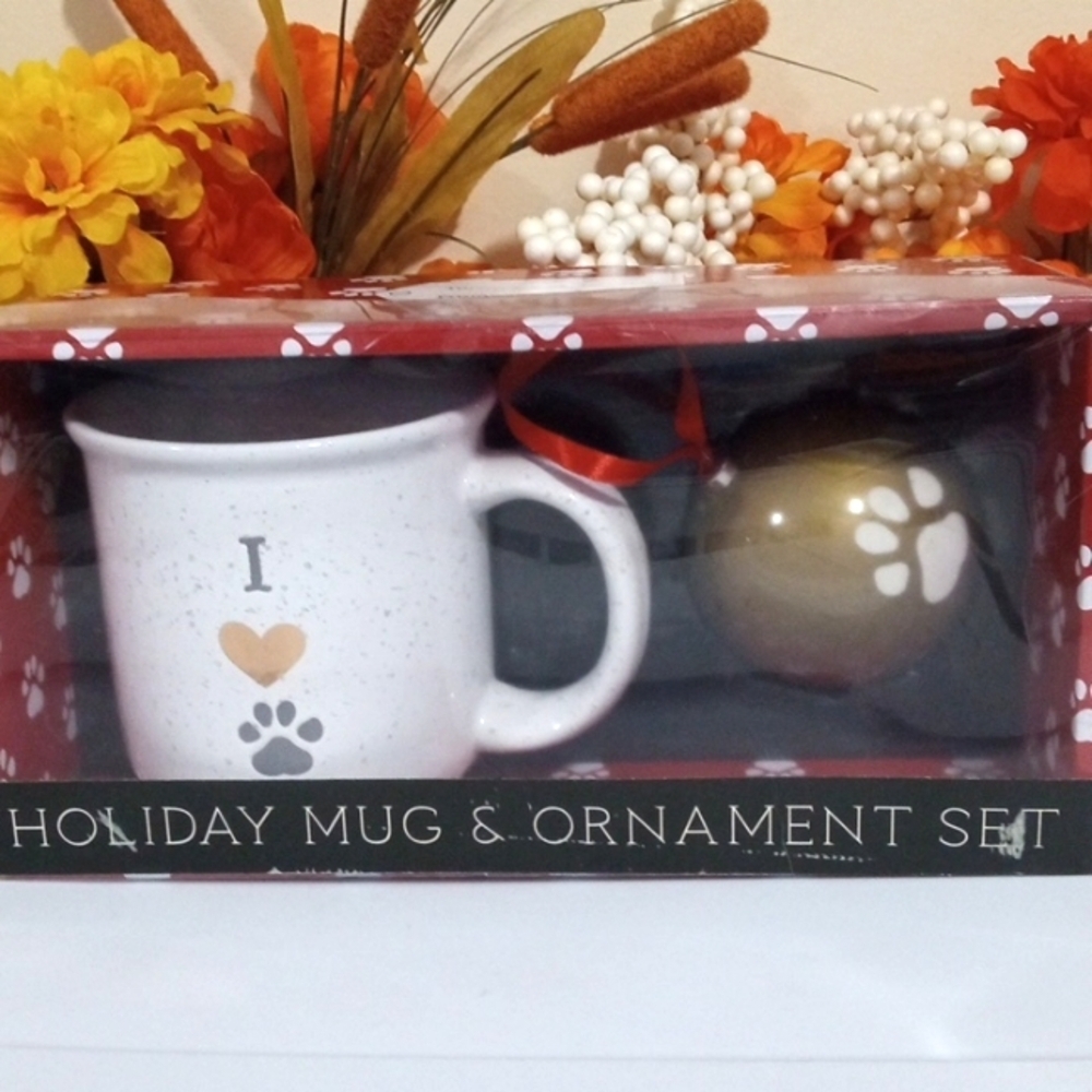 LOVE YOUR PET 20 OUNCE HOLIDAY MUG & ORNAMENT GIFT SET NWT